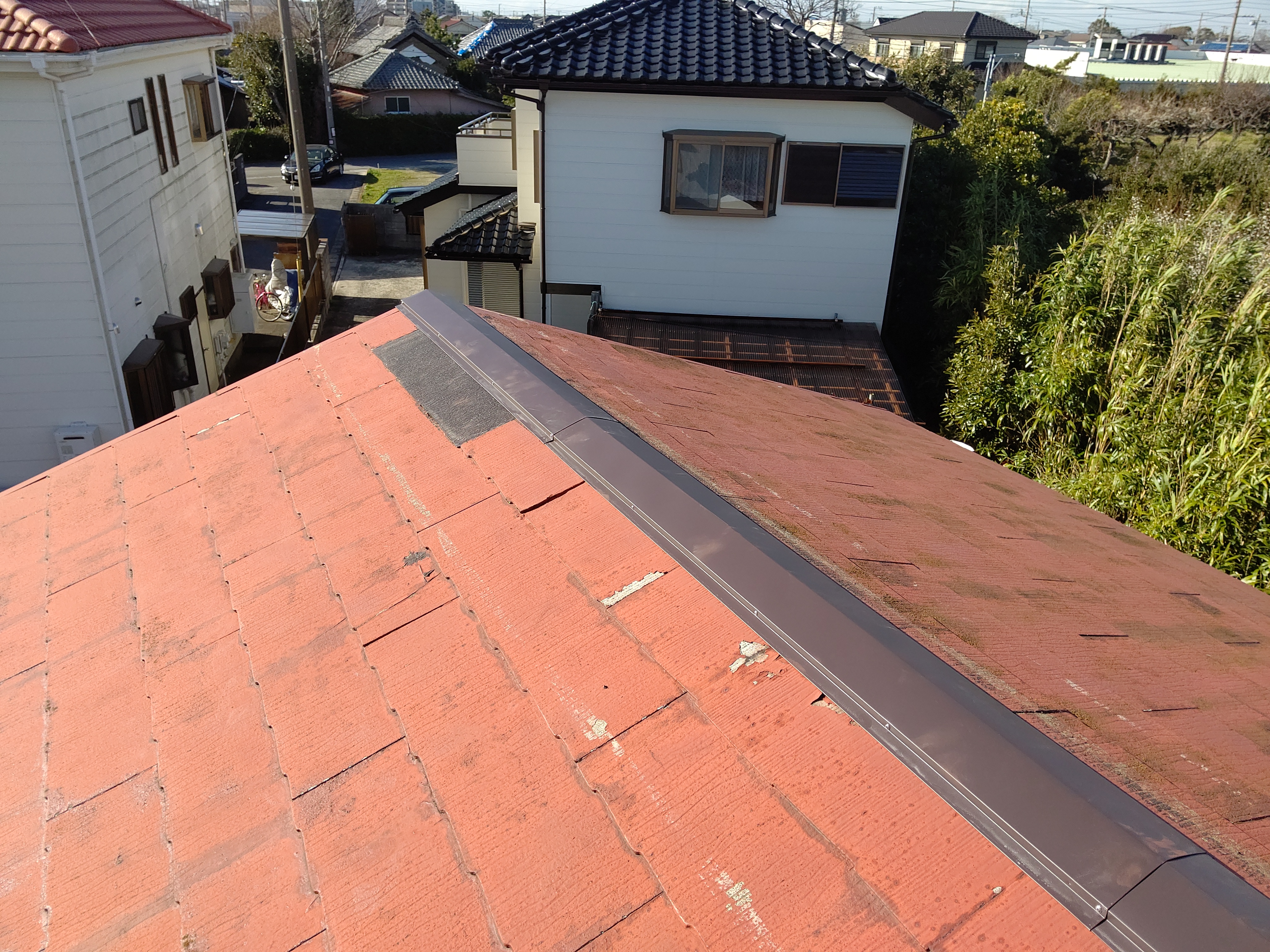 木更津市高柳にて台風による被害 火災保険を使用して棟板金交換工事を行いました