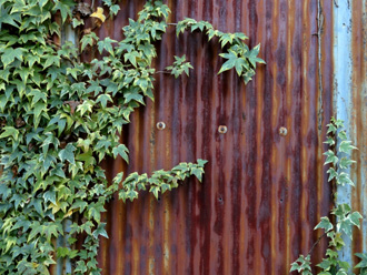 トタン屋根の他 メッキ鋼板の種類とそのメンテナンス方法を屋根リフォーム専門スタッフが教えます