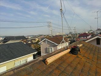 千葉市若葉区 既存棟板金の取外し