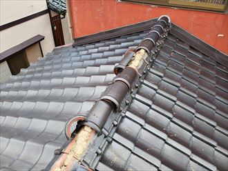 20190913_153951鎌ケ谷市初富瓦屋根調査 台風15号の影響により棟が崩れ葺き土が露出