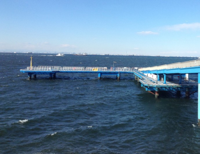 コンビナート火災現場近辺の海釣り公園