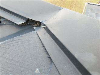 棟板金の釘浮き