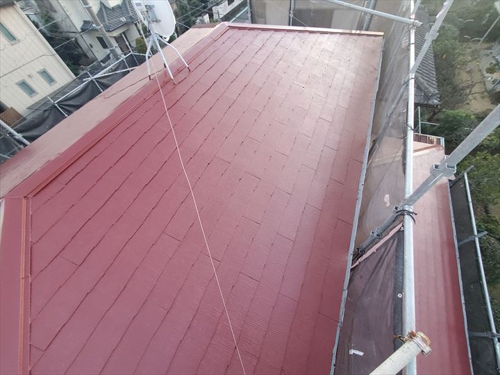 棟板金交換工事と屋根塗装工事が完了