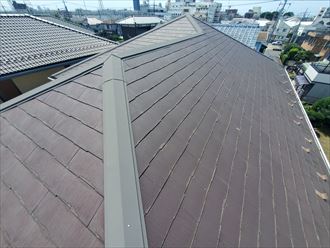 船橋市東船橋にて屋根材が劣化したスレート屋根調査、屋根材はニチハのパミールでした