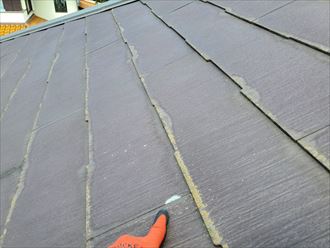 船橋市東船橋にてスレート屋根調査、ニチハのパミールが剥がれていました