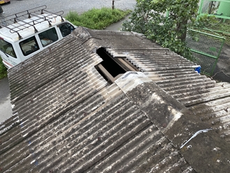 小波スレート屋根の撤去作業実施