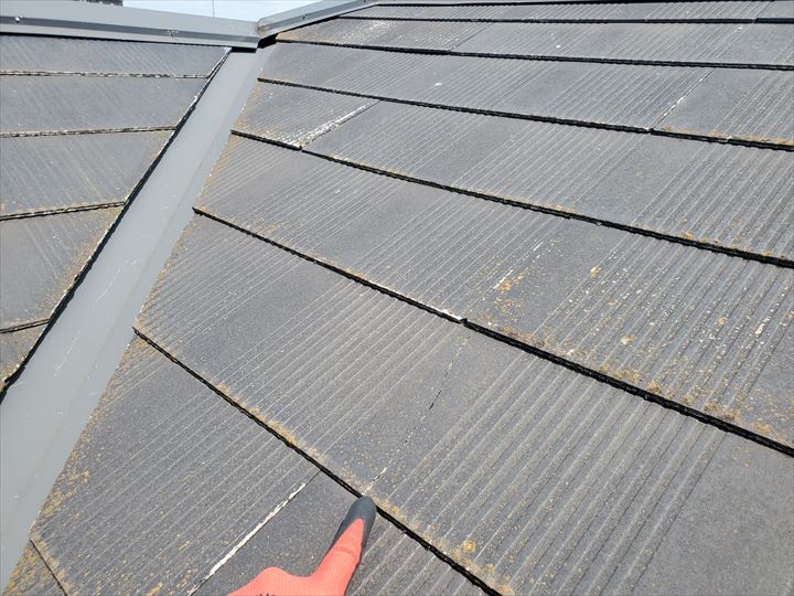 習志野市津田沼にてスレート屋根にひび割れや棟板金の釘浮き 屋根カバー工事をご提案 習志野市津田沼にてスレート屋根にひび割れや棟板金の釘浮き 屋根カバー工事をご提案