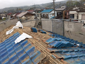 屋根葺き替え工事、着工