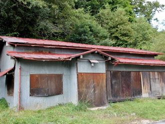 トタン屋根