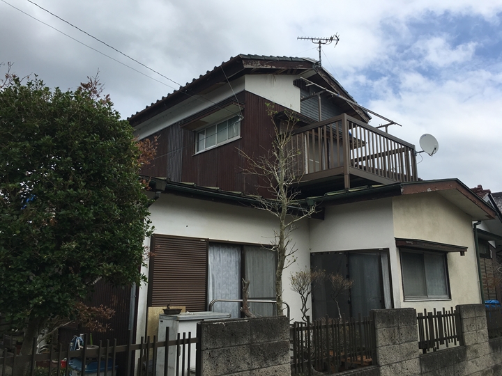 瓦屋根の台風被害