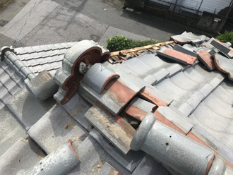 台風15号による屋根瓦の被害