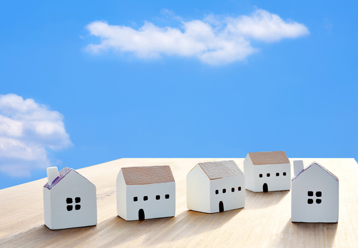 屋根勾配とコロニアル屋根などの屋根材との関係をご紹介します