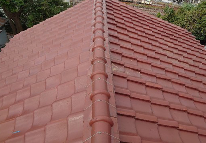 旭市新町にて築50年になる邸宅の瓦屋根調査 下地の状態と漆喰の剥がれを考慮し屋根葺き替え工事をご提案