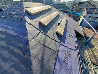 屋根カバー工事にてスーパーガルテクトを使用