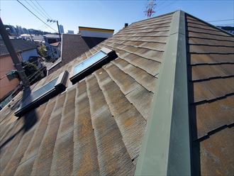 船橋市夏見にてスレート屋根調査 屋根材はコロニアルネオでしたので屋根葺き替え工事か屋根カバー工事で解消します 船橋市夏見にてスレート屋根調査 屋根材はコロニアルネオでしたので屋根葺き替え工事か屋根カバー工事で解消します