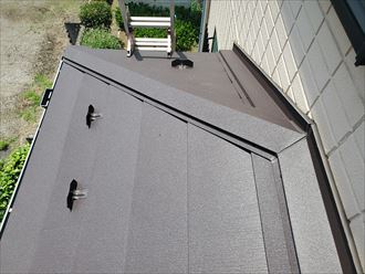 スーパーガルテクトにて屋根カバー工事を実施した屋根の定期点検