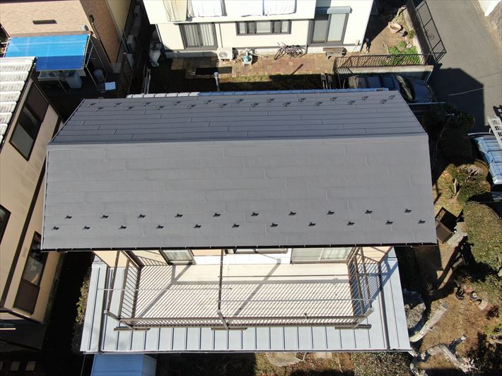 スーパーガルテクトを使用した屋根葺き替え工事完了