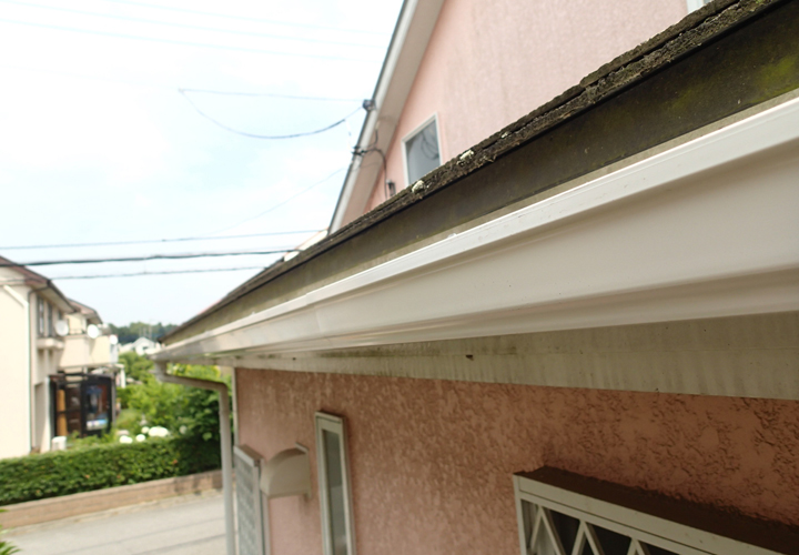 雨樋の劣化はお住まいに悪影響を及ぼしますので不具合が見られた際にはメンテナンスを行いましょう