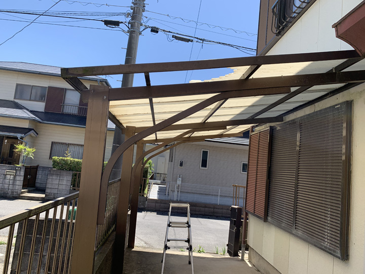 波板屋根の状態