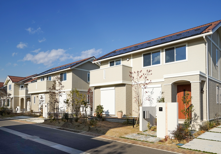 日射反射率に考慮した屋根色選びと 遮熱塗料のご紹介