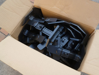 雪止め金具は後からでも取り付け可能 雪止め金具の役割と取り付け方をご紹介 雪止め金具は後からでも取り付け可能 雪止め金具の役割と取り付け方をご紹介