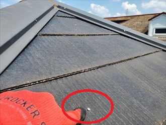 スレート屋根調査にて不必要な釘打ち