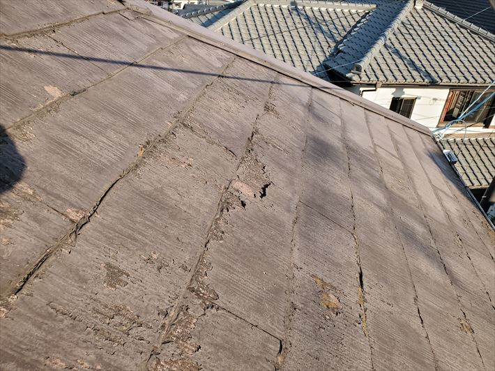 スレートの塗膜の剥がれ