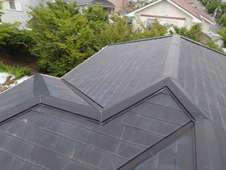 複雑な形状のスレート屋根