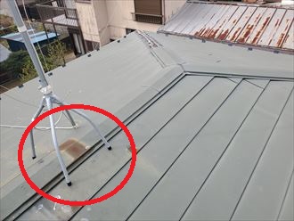 大棟の棟板金に錆が発生