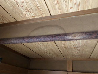 松戸市上本郷にて瓦棒屋根から雨漏りが発生 原因は以前補修した箇所だと思われます