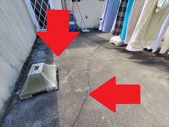 陸屋根の平場にひび割れ