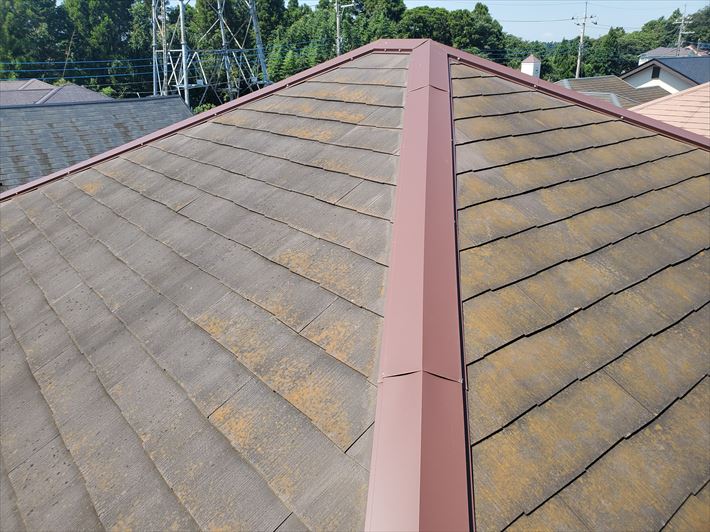 船橋市飯山満町にて釘浮きが発生している棟板金のメンテナンス 樹脂製の貫板を使用した棟板金交換工事を実施