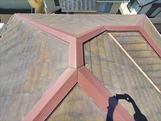 棟板金交換工事の様子