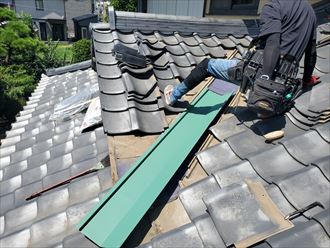 谷板金交換工事にて新規谷板金設置