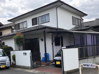 カーポートの屋根工事をご検討している邸宅