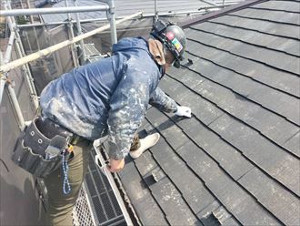 屋根塗装工事にてタスペーサー設置
