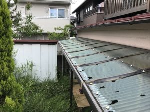 雹による波板の損壊被害