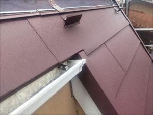 市川市平田でスーパーガルテクトのSシェイドワインレッドを使用した 