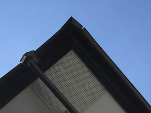 雨樋コーナー部材の破損