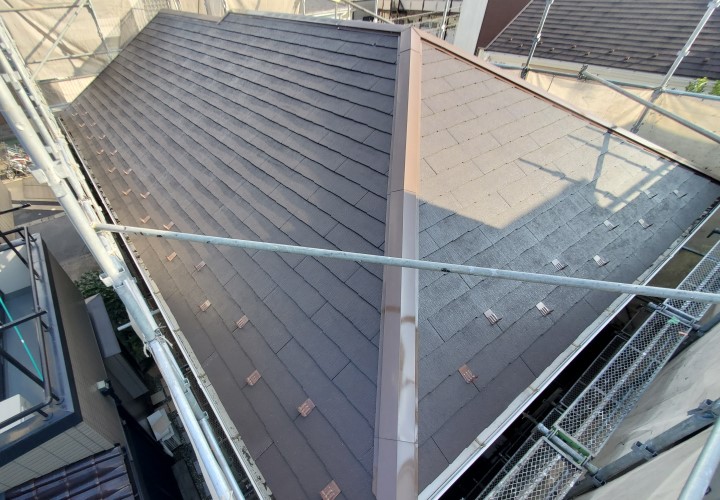 日本ペイントのファインパーフェクトベストを使用した屋根塗装工事を実施