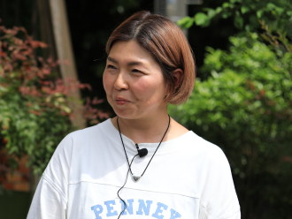 インタビュー中の福原様