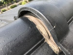 瓦Uの棟瓦のズレ