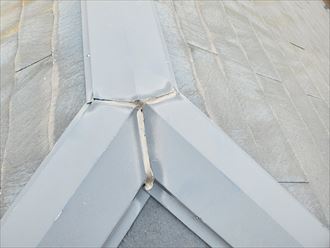 棟板金のコーキング