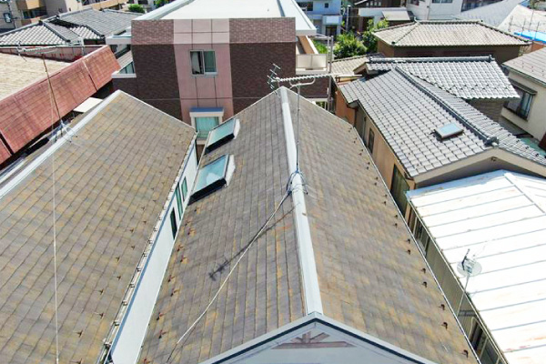 狭小地に建った住宅