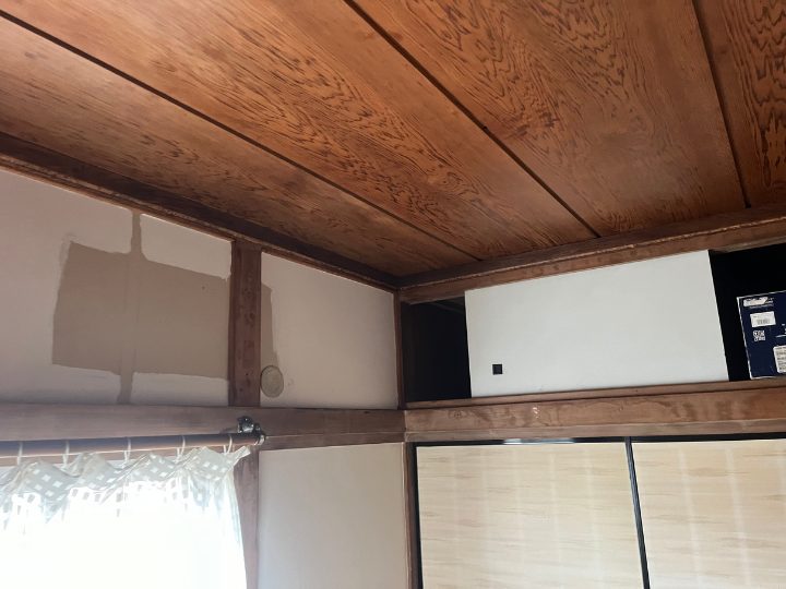 雨漏りが発生している押し入れ付近