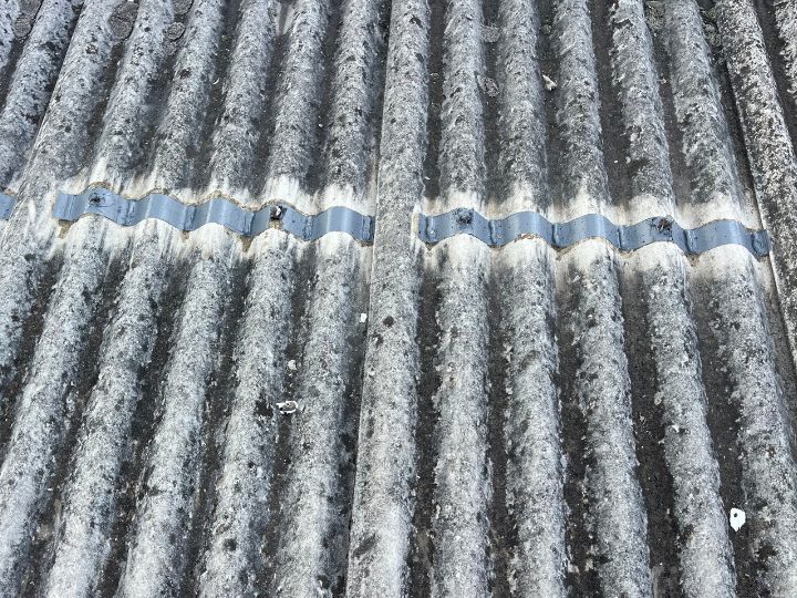 工場屋根の雨漏り修理が完工
