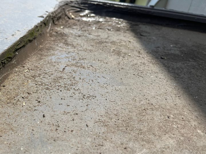 お客様によるコーキング跡