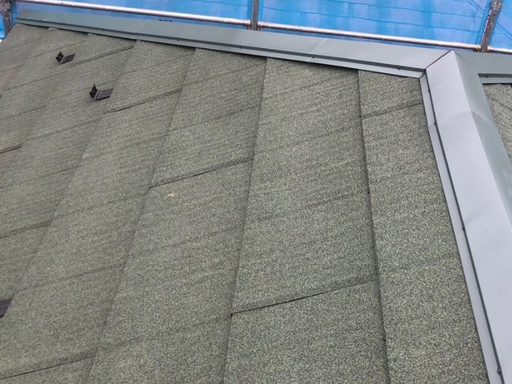 設置されたディーズルーフィング