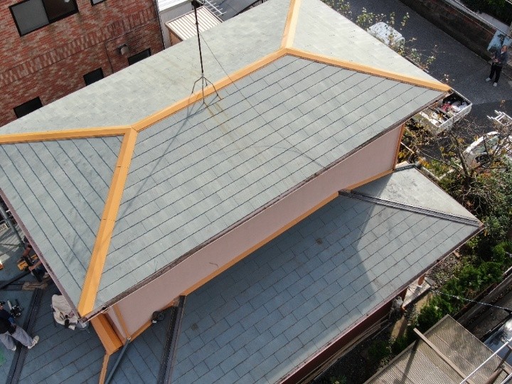 棟板金交換工事が無事に完工