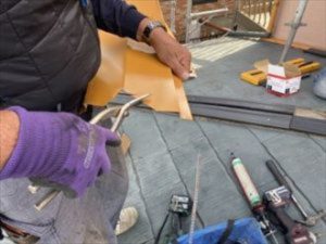 棟板金を加工